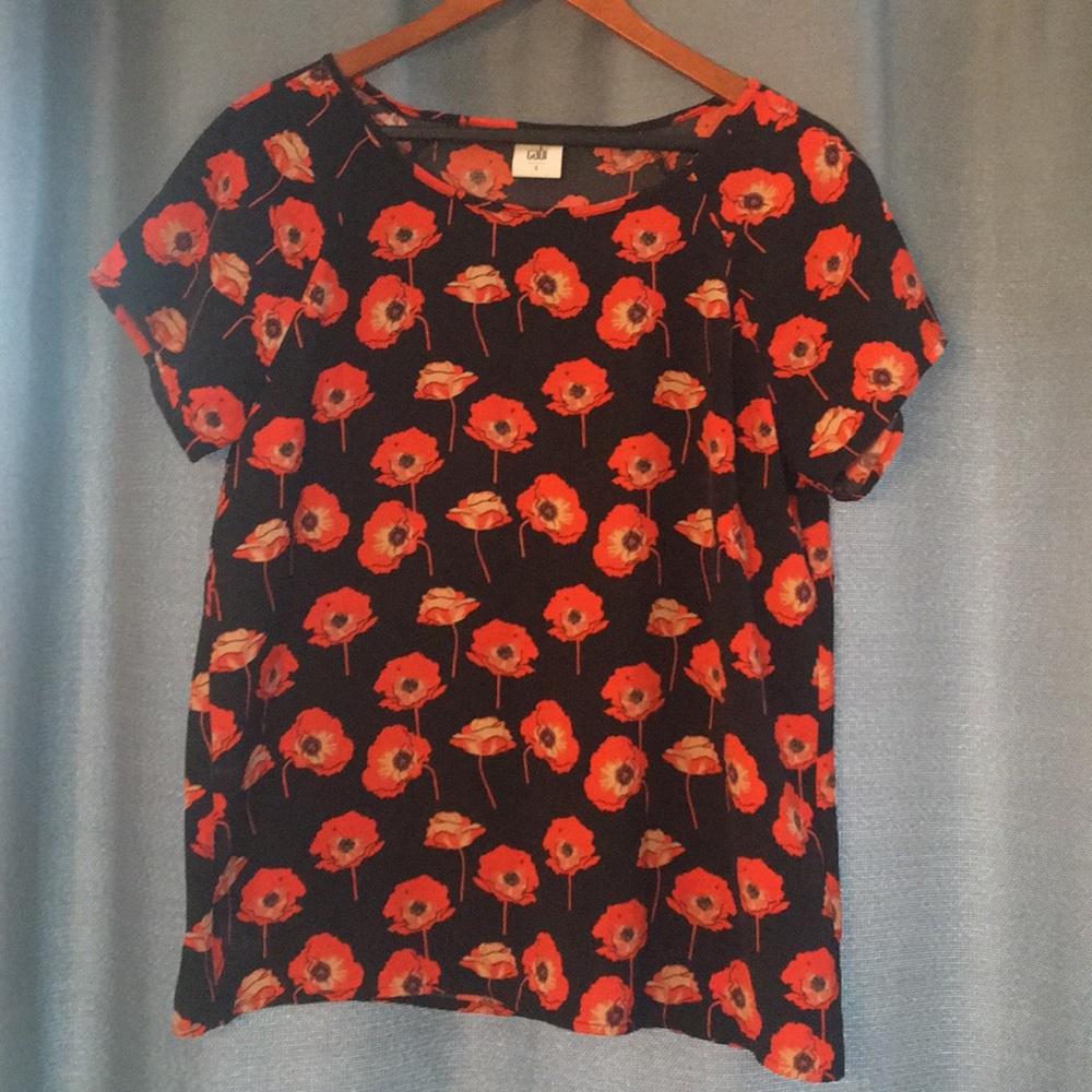 Cabi Short Sleeve “poppy” blouse.